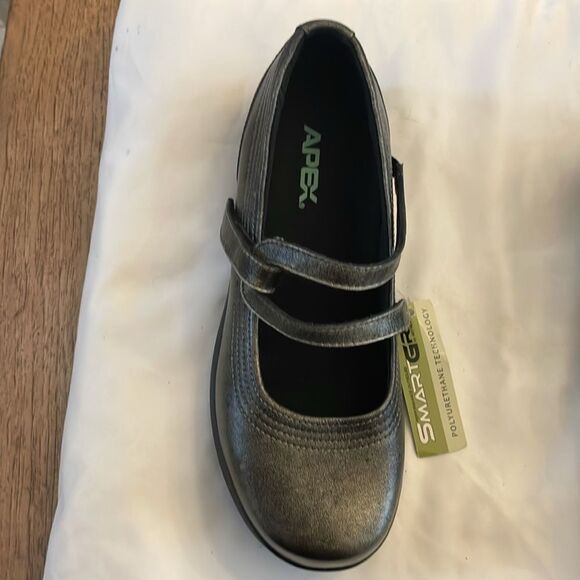 APEX WOMENS MARY JANE STYLE PEWTER SHOES.   NEW WITH TAGS - Picture 6 of 13